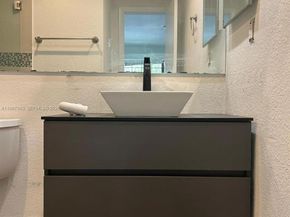 907 NE 199th St 204, Miami FL 33179