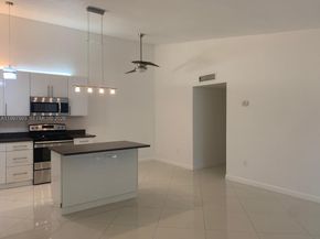907 NE 199th St 204, Miami FL 33179
