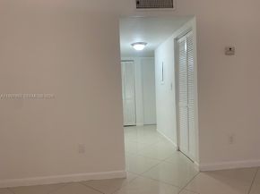907 NE 199th St 204, Miami FL 33179