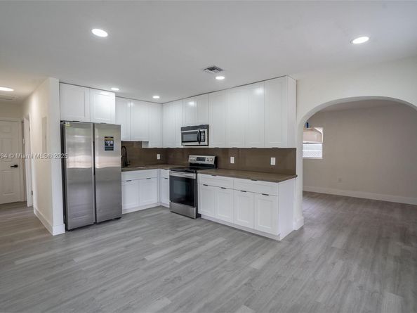 1873 NW 6th Ave, Pompano Beach FL 33060