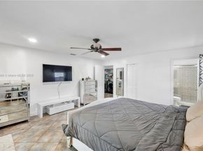 681 NE 34th St, Oakland Park FL 33334