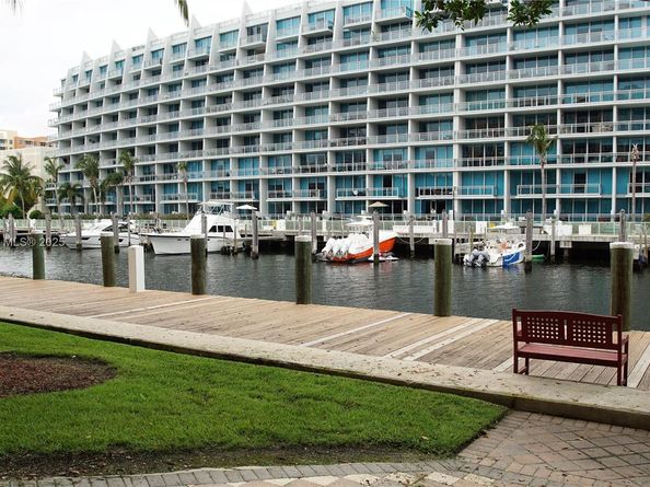 3001 NE 185th St 428, Aventura FL 33180