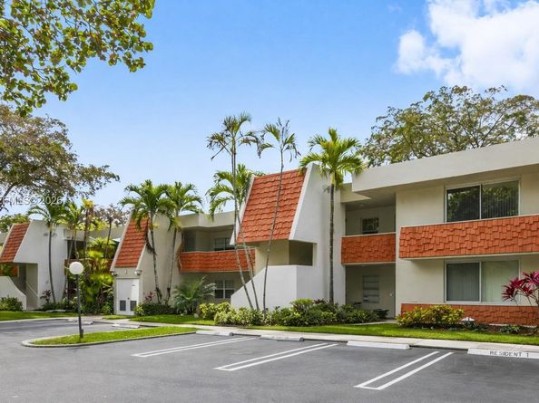 823 Cypress Blvd 204, Pompano Beach FL 33069