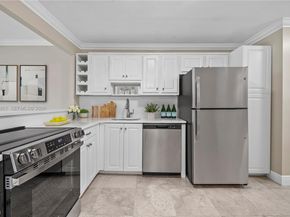 823 Cypress Blvd 204, Pompano Beach FL 33069