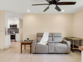 1621 NW 85th Way, Plantation FL 33322