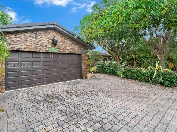 15830 SW 139th Ave, Miami FL 33177