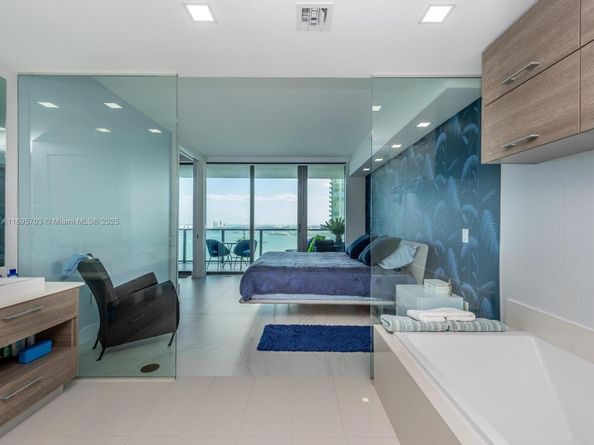 650 NE 32 3302, Miami FL 33137