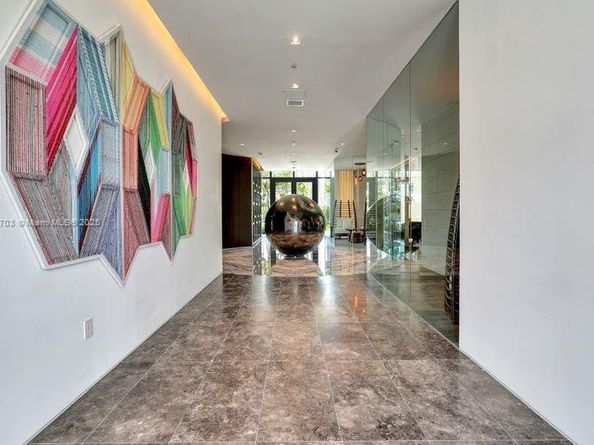 650 NE 32 3302, Miami FL 33137