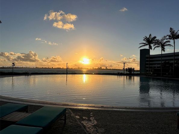 650 NE 32 3302, Miami FL 33137