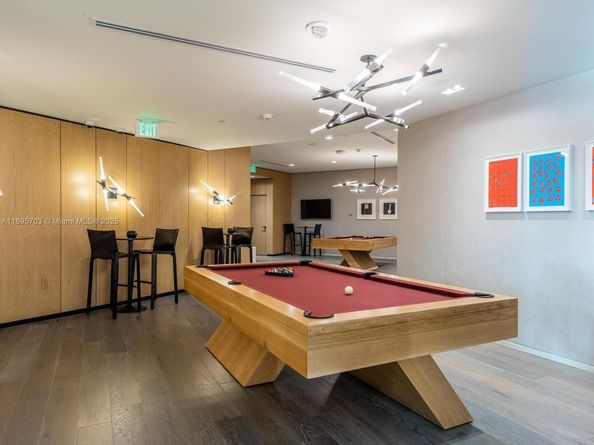 650 NE 32 3302, Miami FL 33137