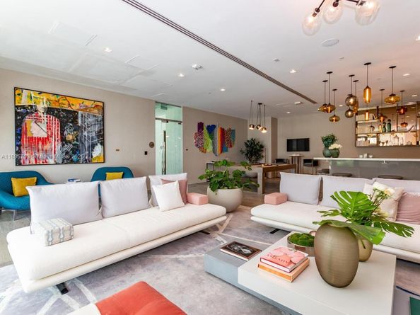 650 NE 32 3302, Miami FL 33137