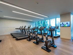 650 NE 32 3302, Miami FL 33137