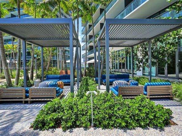 650 NE 32 3302, Miami FL 33137