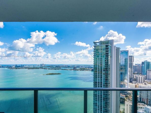 650 NE 32 3302, Miami FL 33137