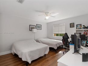 1095 Chenille Cir, Weston FL 33327