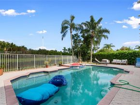 1095 Chenille Cir, Weston FL 33327