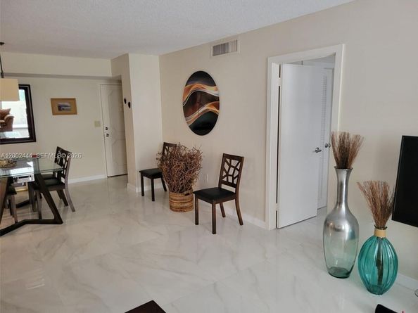 1833 S Ocean Dr 309, Hallandale Beach FL 33009