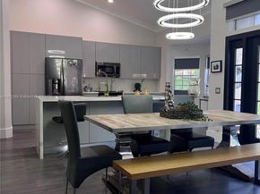 1371 Bayview Cir, Weston FL 33326
