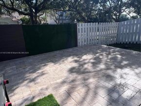 1371 Bayview Cir, Weston FL 33326