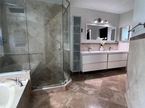 1371 Bayview Cir, Weston FL 33326