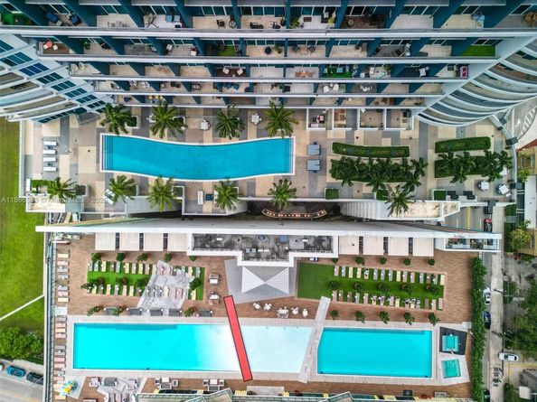 60 SW 13th St 4606, Miami FL 33130