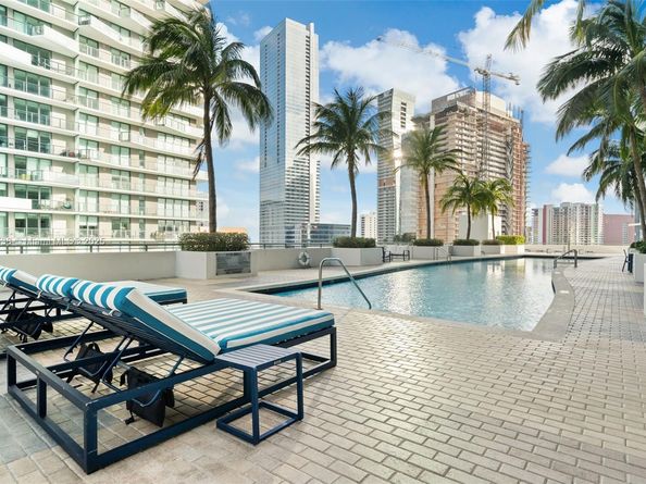 60 SW 13th St 4606, Miami FL 33130
