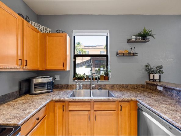 3427 W 89th Ter, Hialeah FL 33018