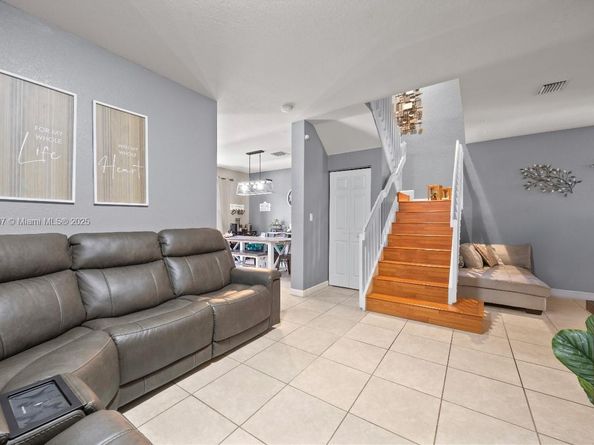3427 W 89th Ter, Hialeah FL 33018