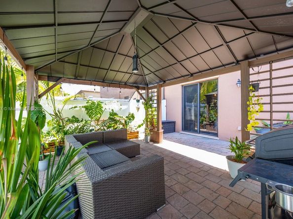3427 W 89th Ter, Hialeah FL 33018