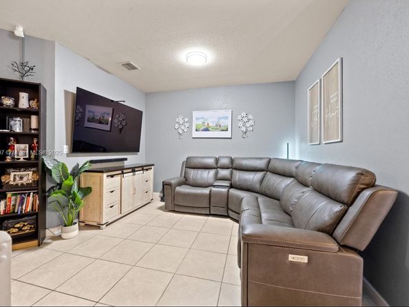 3427 W 89th Ter, Hialeah FL 33018