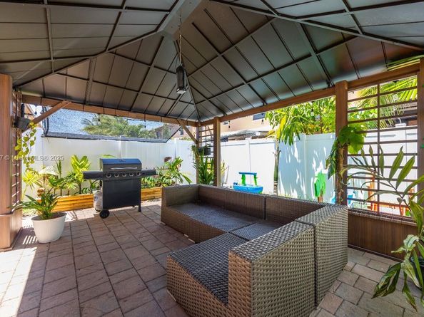3427 W 89th Ter, Hialeah FL 33018