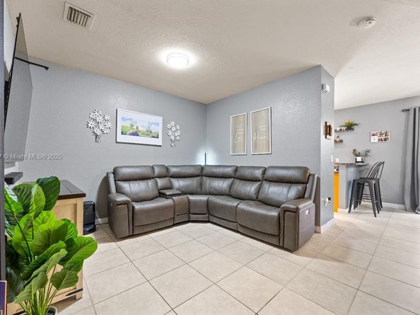3427 W 89th Ter, Hialeah FL 33018