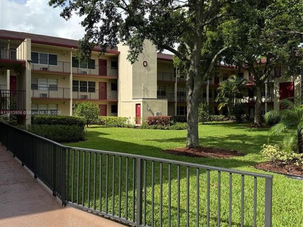 13300 SW 1st St 109O, Pembroke Pines FL 33027