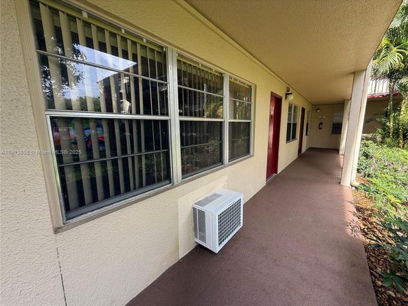 13300 SW 1st St 109O, Pembroke Pines FL 33027