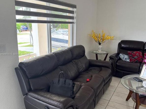 80 W 56th St, Hialeah FL 33012