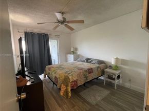 279 Markham M M, Deerfield Beach FL 33442