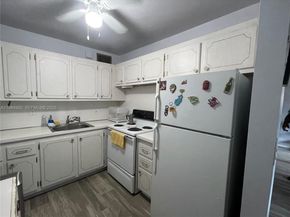 279 Markham M M, Deerfield Beach FL 33442