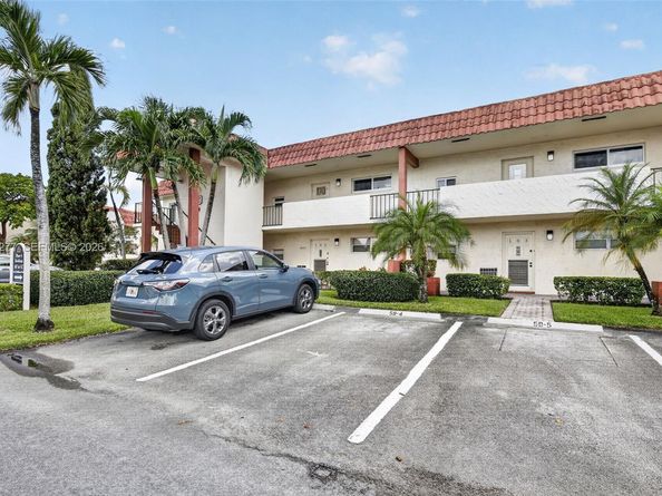 8941 S Hollybrook Blvd 202, Pembroke Pines FL 33025