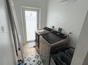 12202 SW 216th St, Miami FL 33170