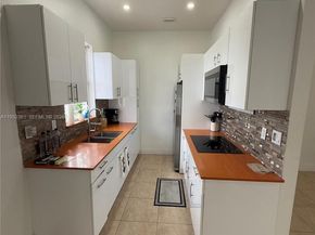 12202 SW 216th St, Miami FL 33170