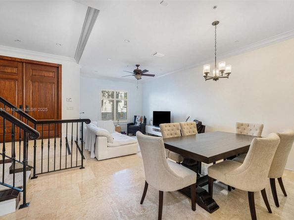 7561 SW 56th Ct, Miami FL 33143