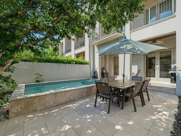 7561 SW 56th Ct, Miami FL 33143