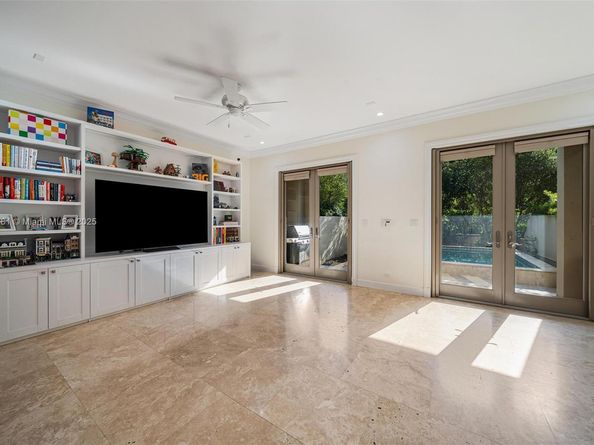 7561 SW 56th Ct, Miami FL 33143