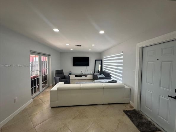 7531 Tropicana St, Miramar FL 33023