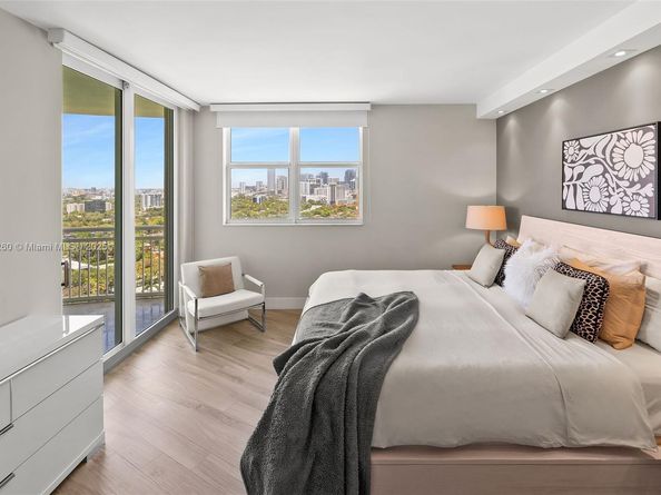 2475 Brickell Ave 2002, Miami FL 33129