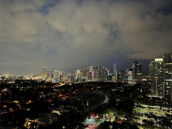 2475 Brickell Ave 2002, Miami FL 33129