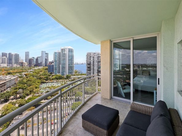 2475 Brickell Ave 2002, Miami FL 33129