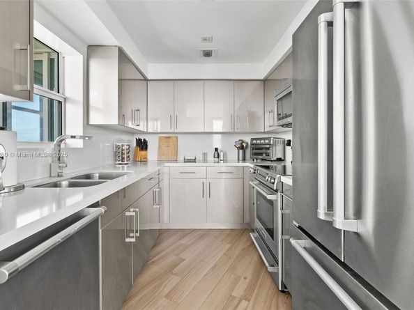 2475 Brickell Ave 2002, Miami FL 33129
