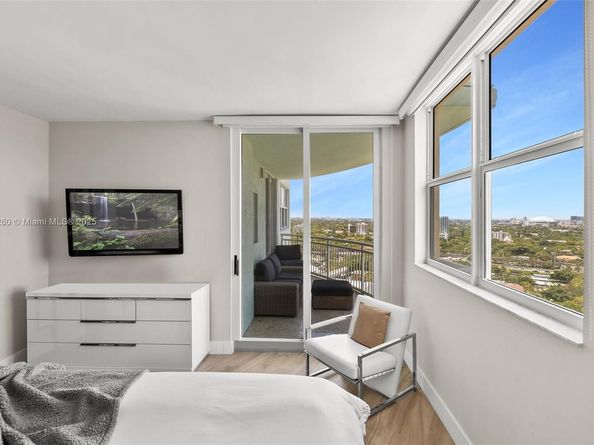2475 Brickell Ave 2002, Miami FL 33129