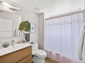 2475 Brickell Ave 2002, Miami FL 33129